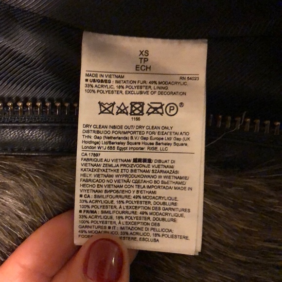 Perfect Condition Faux Fur Banana Republic Vest - Picture 4 of 5